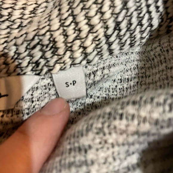 Small cardigan - Picture 2 of 2